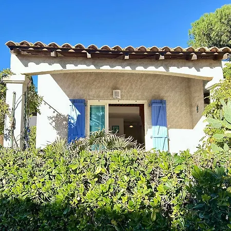 Sm010 Pinede Maxime Maison 5 Pieces 10 Couchages Avec Piscine Et Parking *