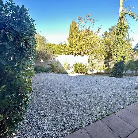 Villa Sm010 Pinede Maxime Maison 5 Pieces 10 Couchages Avec Piscine Et Parking *