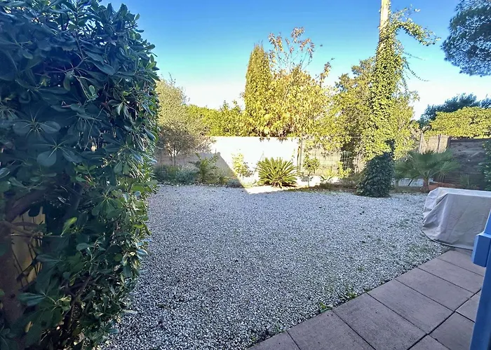 Villa Sm010 Pinede Maxime Maison 5 Pieces 10 Couchages Avec Piscine Et Parking *